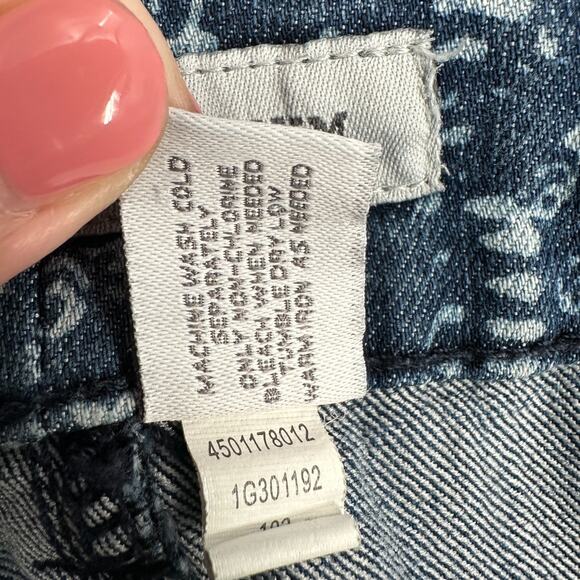 Chico's Platinum Denim Paisley Print Button Pockets Jeans Size 8 / Medium (1) - Picture 4 of 7